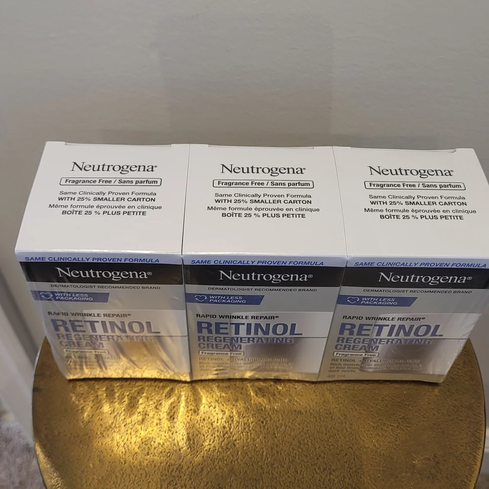 Neutrogena Retinol Regenerating Cream - Picture 2 of 3